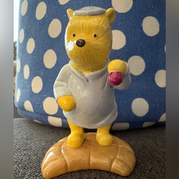 Vintage Royal Doulton Pooh a little tree trimming is in order wp41 CHRISTMAS - Picture 7 of 9